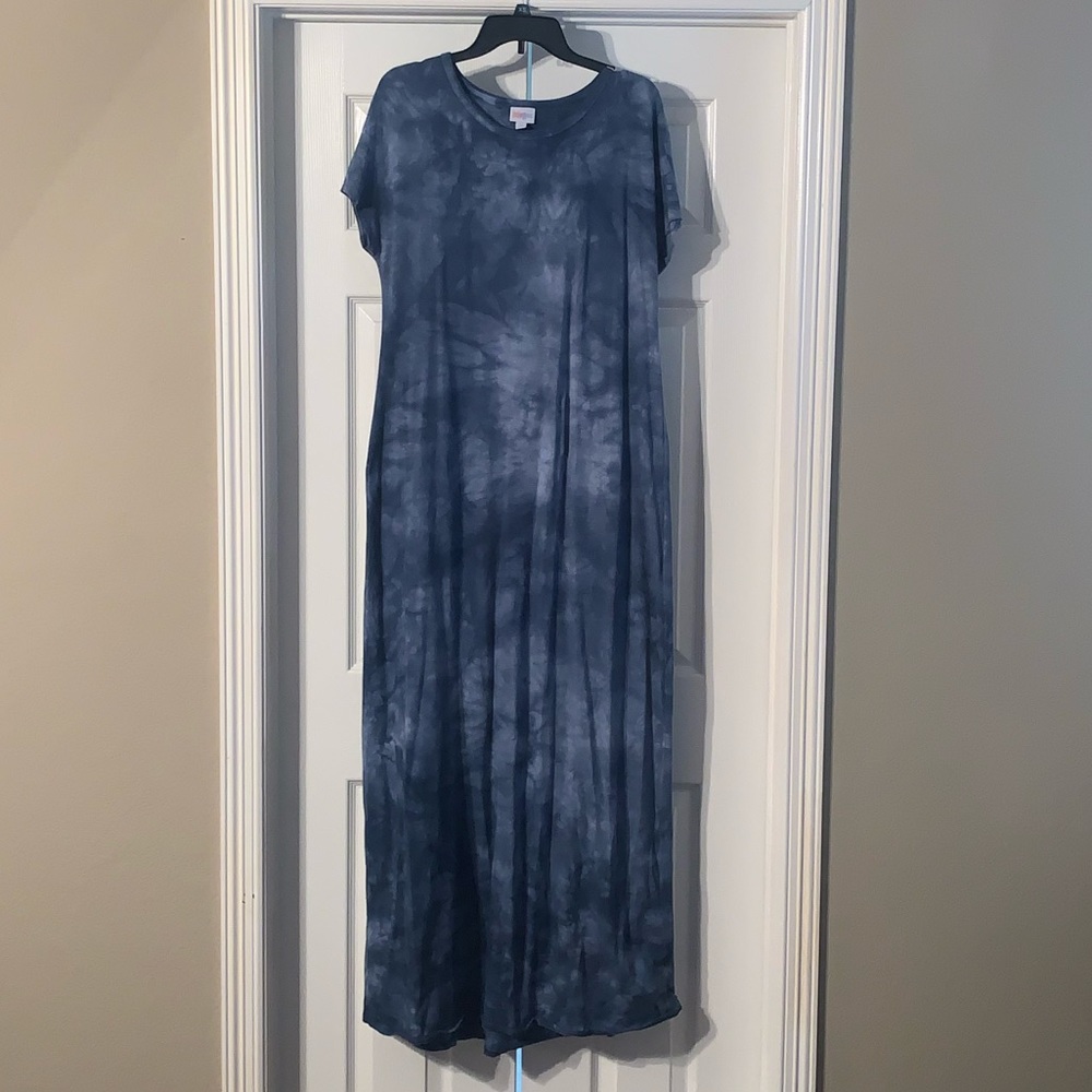 EUC LuLaRoe Blue Tie Dye Maria Large
